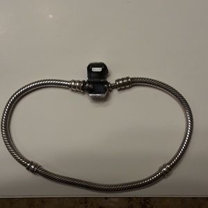 7.1 silver authentic pandora barrel bracelet